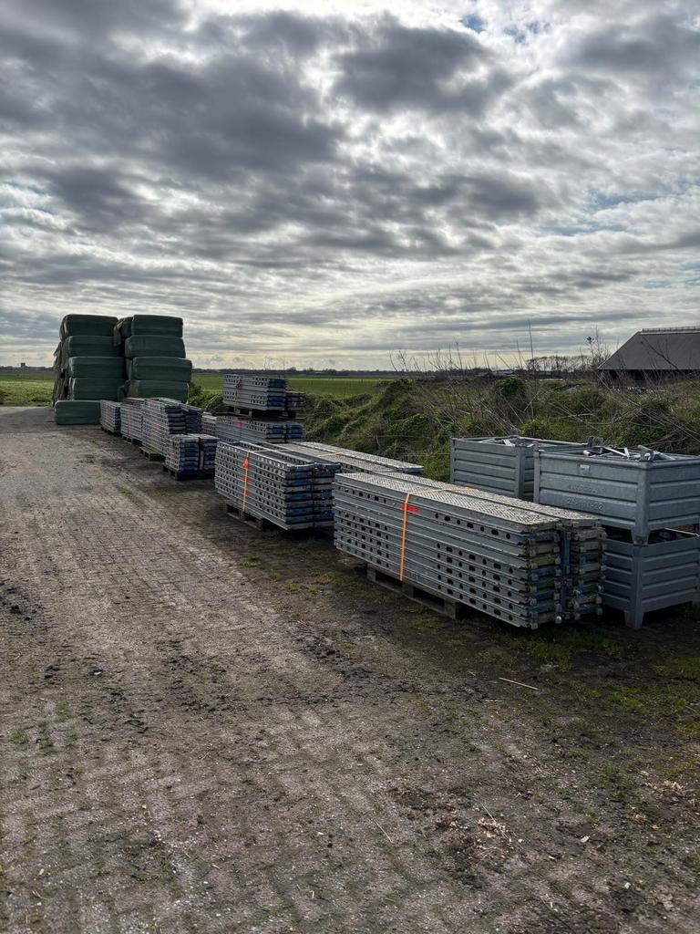 Layher Blitz Steigermateriaal Staal - Diverse onderdelen, Doe-het-zelf en Verbouw, Ophalen of Verzenden, Gebruikt, Gevelsteiger