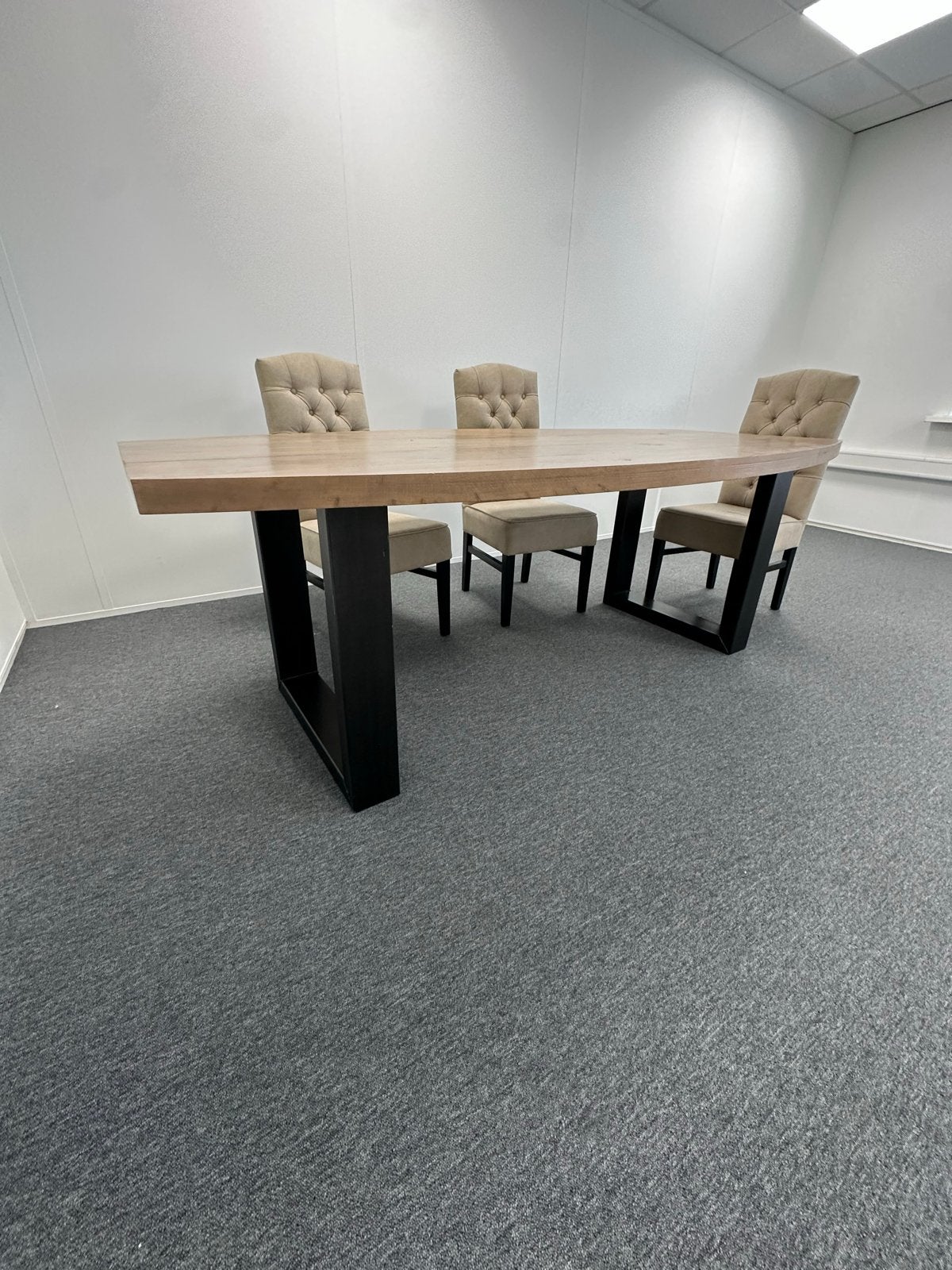 Ovale eettafel met 3 stoelen, Ophalen, Zo goed als nieuw, Overige kleuren, Drie