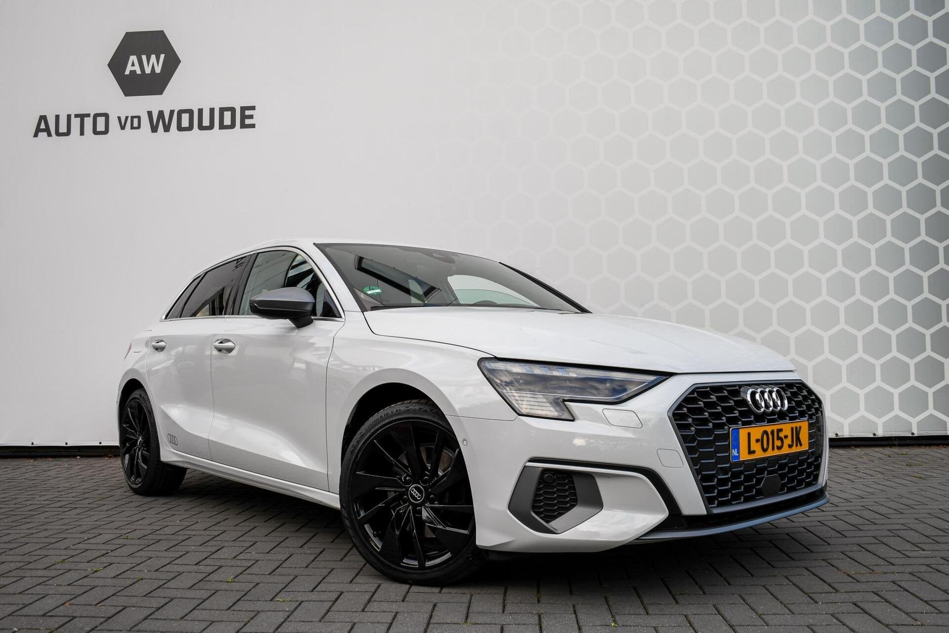 Audi A3 Sportback 30 TFSI S edition Automaat S-line 18 Inch, Auto's, Gebruikt, Leder en Stof, Wit, Origineel Nederlands