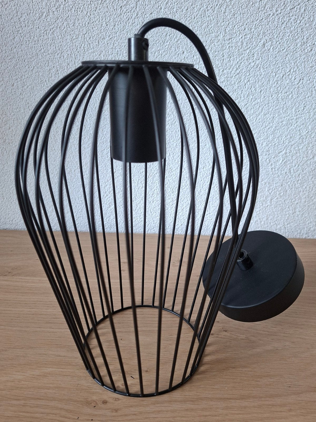 Zwarte hanglamp draadmodel E27 - 29 cm hoog, 18 cm breed, Huis en Inrichting, Lampen | Hanglampen, Modern, Industrieel, Zo goed als nieuw