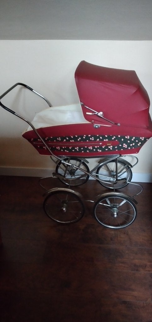 Poppenwagens, Kinderen en Baby's, Speelgoed | Poppen, Zo goed als nieuw, Babypop, Ophalen
