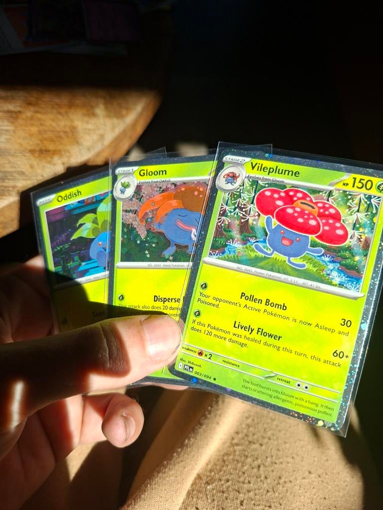 Pokémon Promo Kaartensetje: Oddish, Gloom, Vileplume, Ophalen of Verzenden, Zo goed als nieuw, Meerdere kaarten, Foil