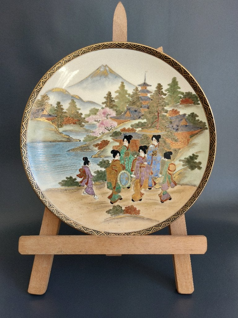 Japanese Satsuma  plate  -  Meiji period (1868-1912), Ophalen of Verzenden
