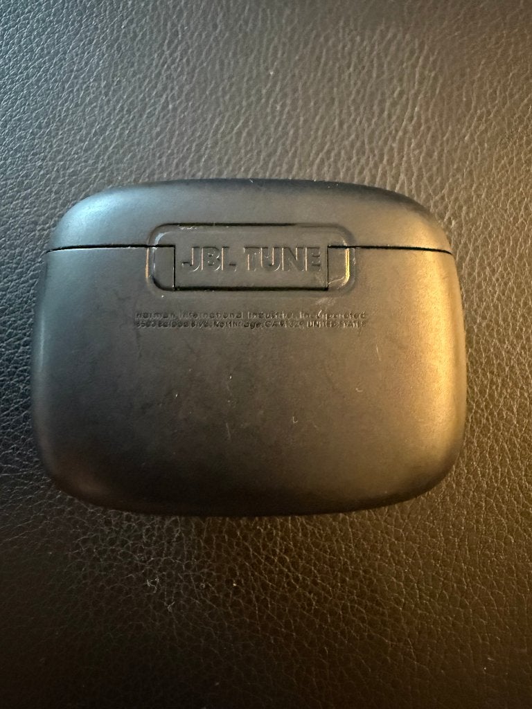 Original JBL Tune Beam black charging case, Telecommunicatie, Mobiele telefoons | Oordopjes, Gebruikt, Zwart, Ophalen of Verzenden