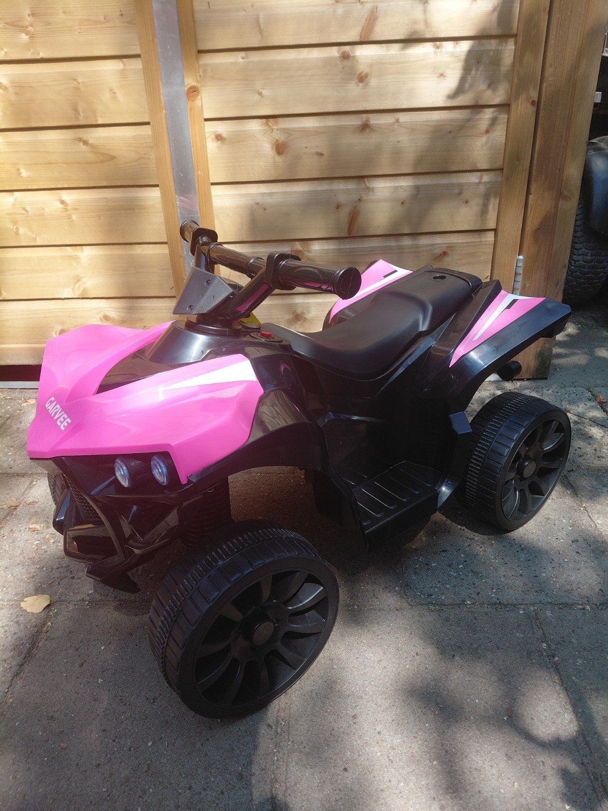 Nieuwe meisjes kinderquad (3-8 jaar) – €70 – Eibergen, Ophalen, Nieuw
