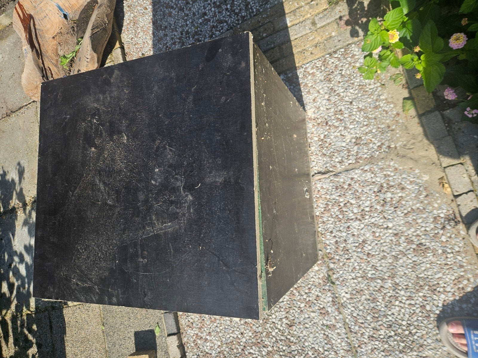 Te koop voor bijen was te smelten, Bijen