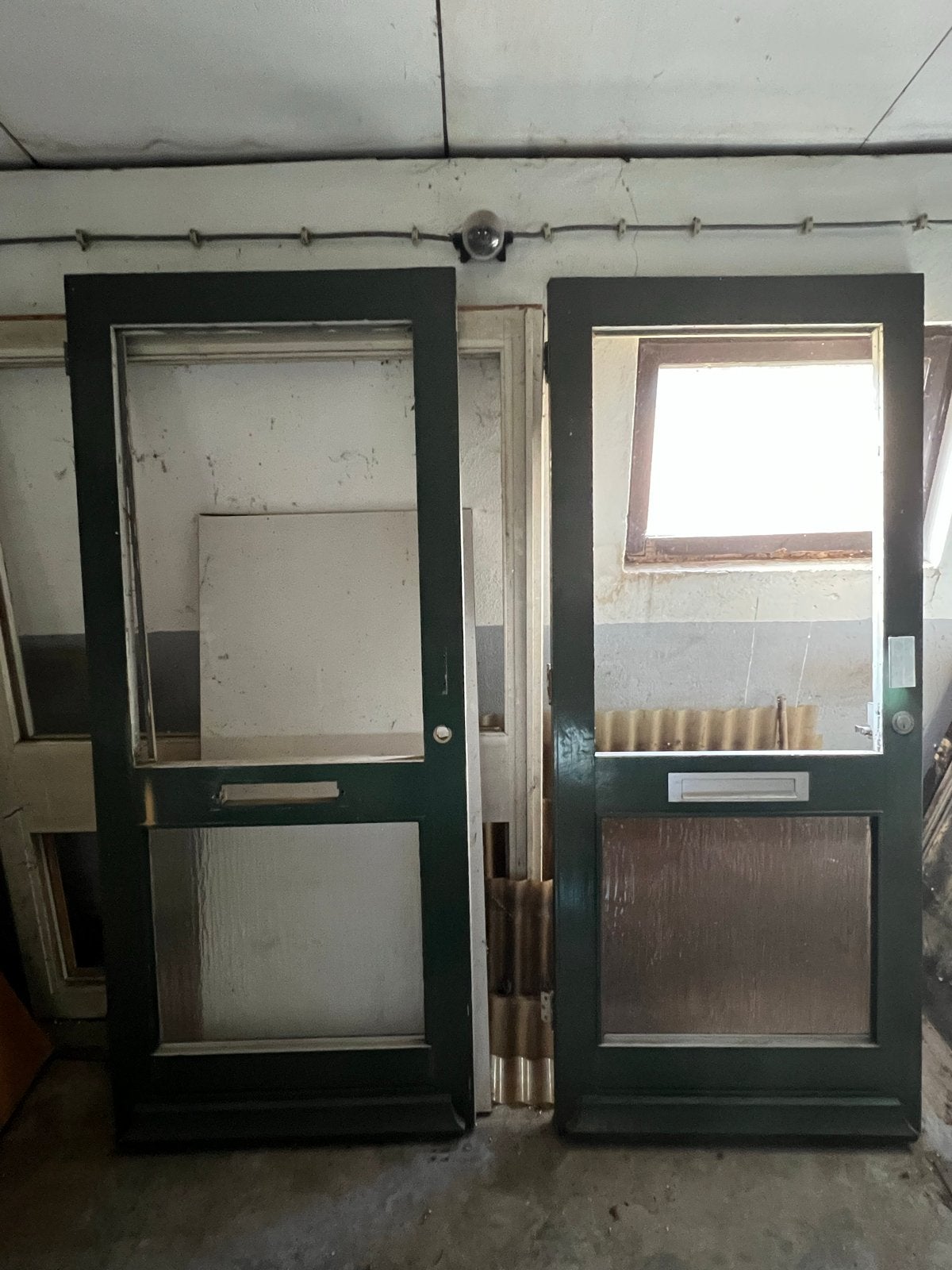 Twee donkergroene deuren met glas en brievenbus, Gebruikt, 80 tot 100 cm, 215 cm of meer, Ophalen of Verzenden