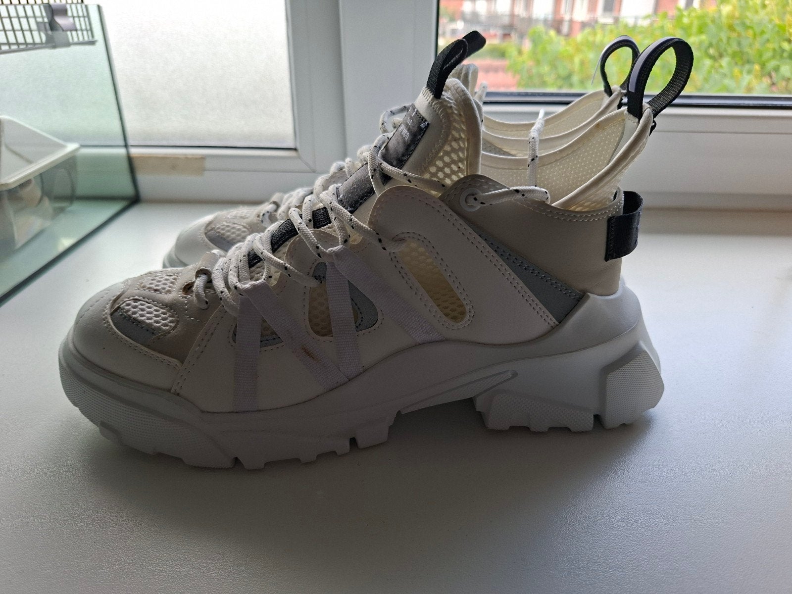 McQ Alexander McQueen Orbyt Descender 2.0 sneakers en Adidas, Kleding | Dames, Adidas, Wit, Ophalen of Verzenden, Sneakers of Gympen