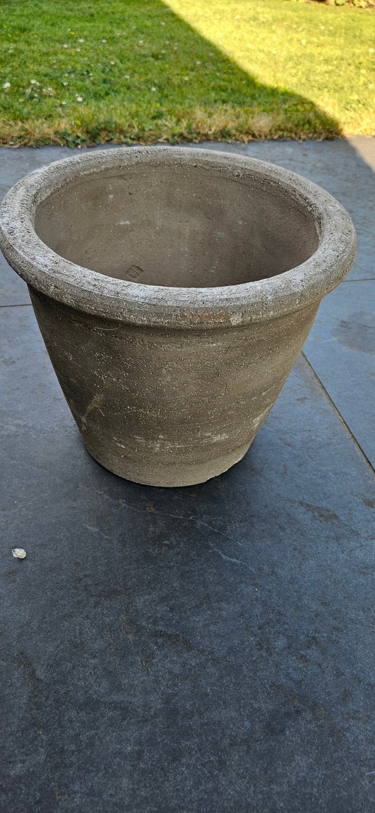 Robuuste betonnen bloempot voor tuin of balkon, Tuin en Terras, Bloempotten, Ophalen of Verzenden