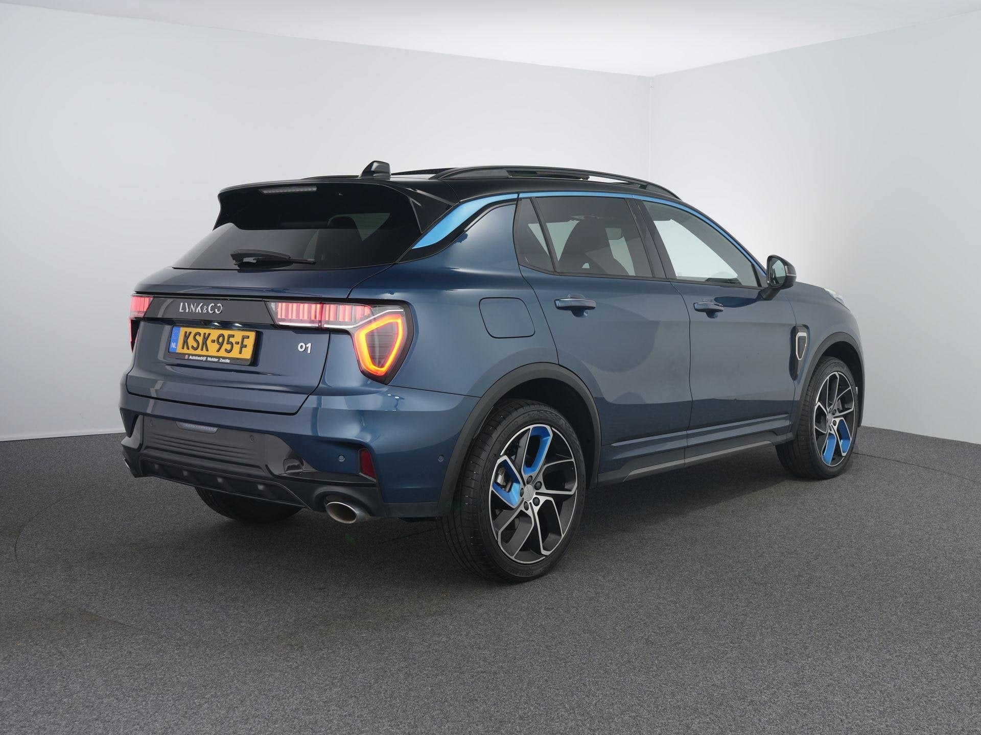 Lynk & Co 01 1.5 | Zwarte hemel | Pano | ACC | 360 camera |, Auto's, Stof, Euro 6, Blauw, Plug-in hybride