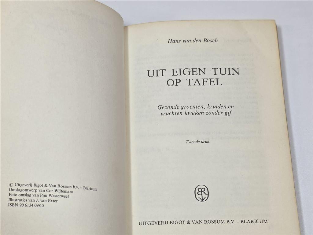 Uit Eigen Tuin op Tafel — Biologisch, Vintage Boek 1976, Ophalen of Verzenden, Gelezen, Moestuin