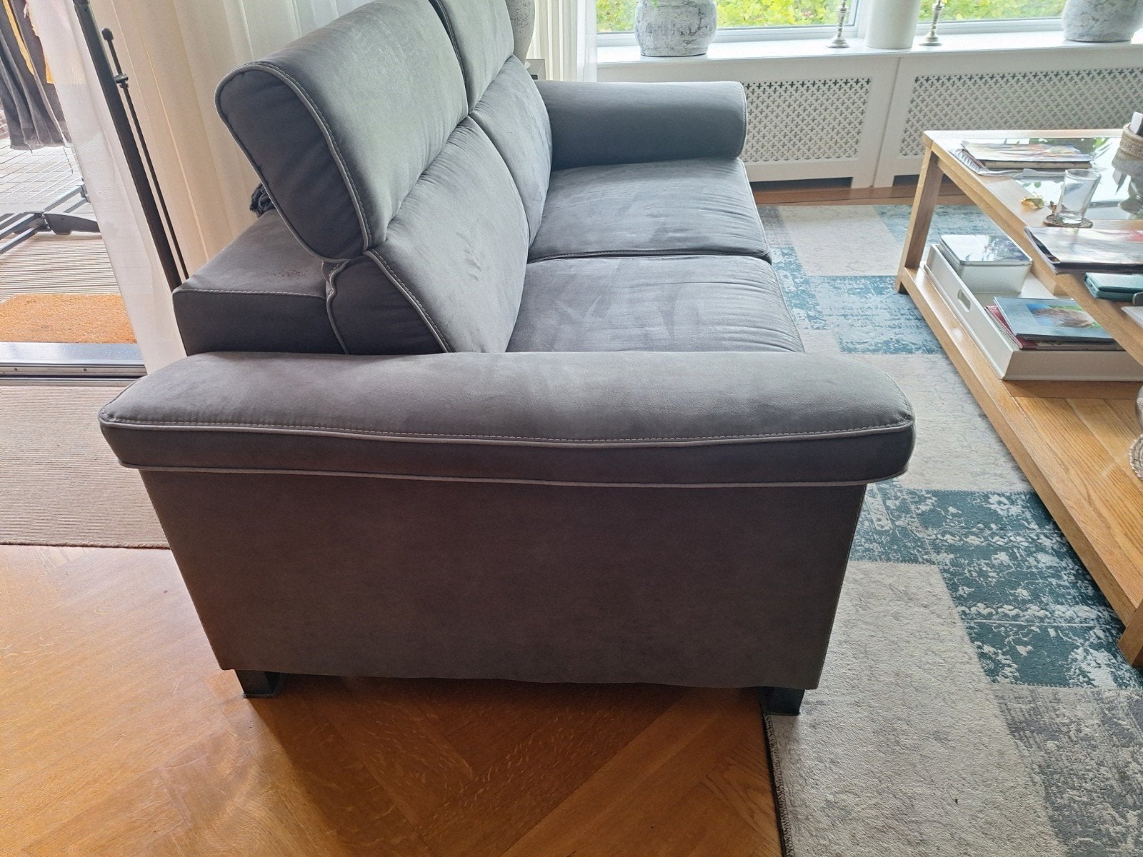 mooie , nette grijze2,5zitsbank., Huis en Inrichting, Banken | Bankstellen, Ophalen, Gebruikt, 150 tot 200 cm, 75 tot 100 cm