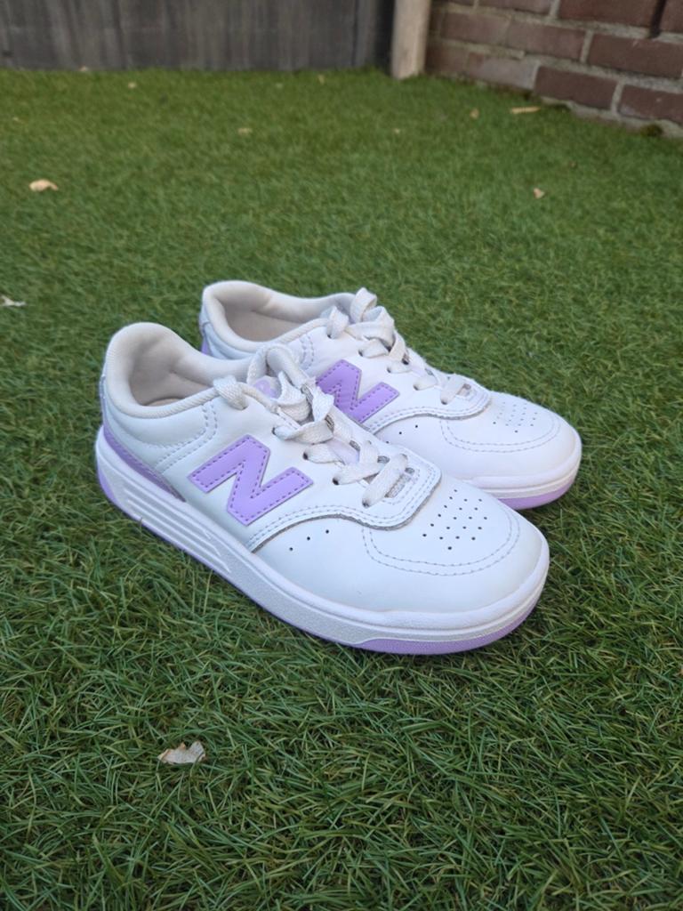 New Balance schoenen - wit/paars (maat 32), Ophalen of Verzenden, Zo goed als nieuw, Meisje, Schoenen