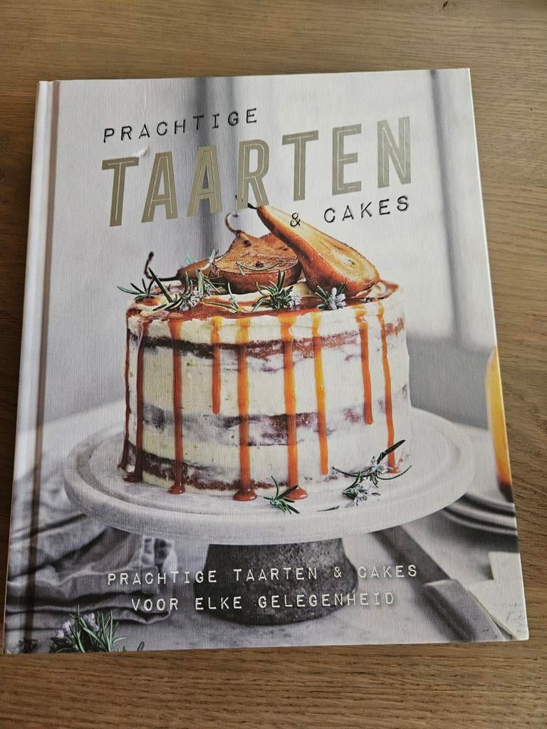 Prachtige Taarten & Cakes kookboek, Boeken, Kookboeken, Zo goed als nieuw, Ophalen of Verzenden