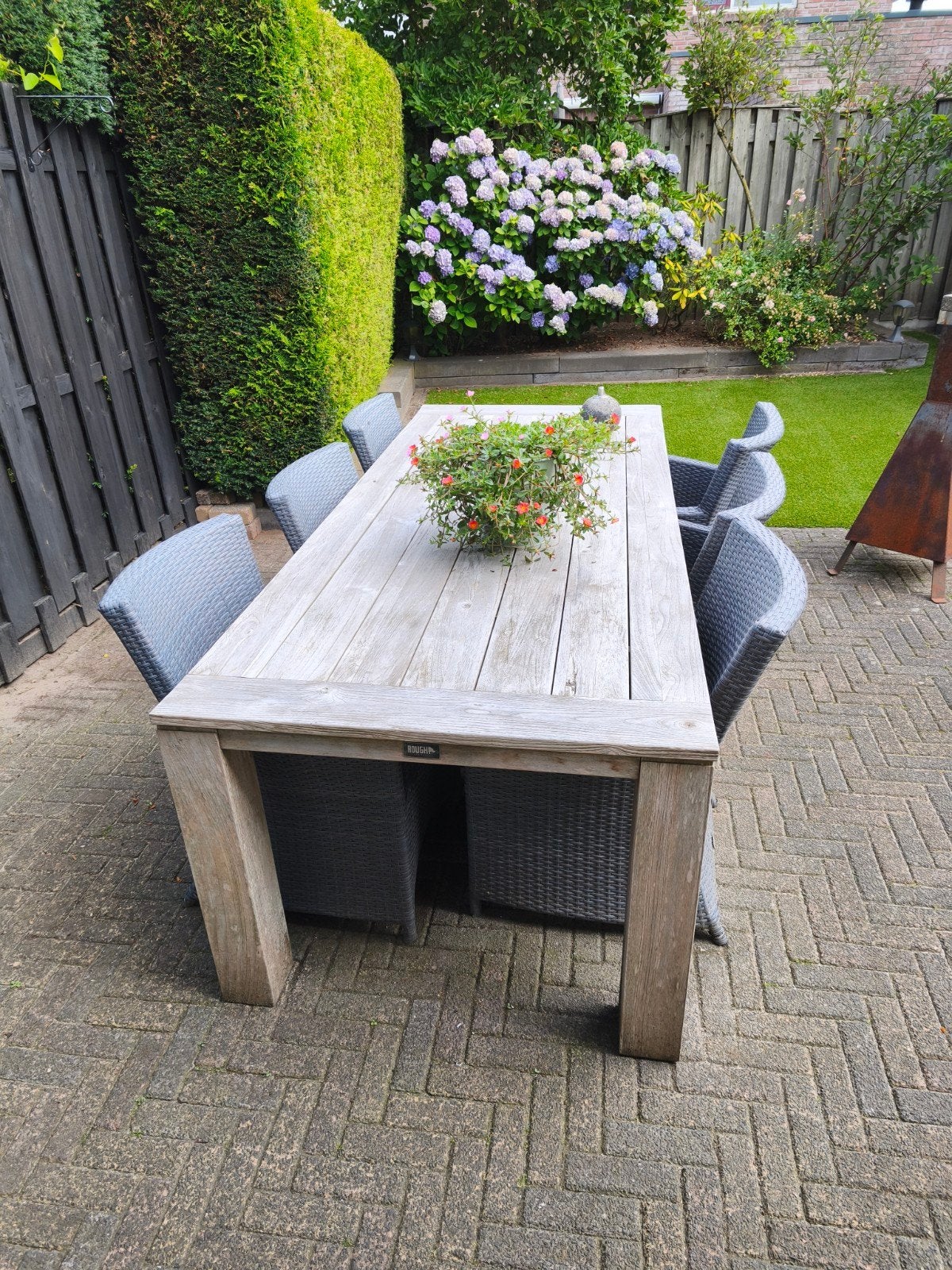 Robuuste Teakhouten Tuintafel met Wicker Stoelen, Tuin en Terras, Tuinsets en Loungesets, Ophalen, Gebruikt, 6 zitplaatsen, Teakhout