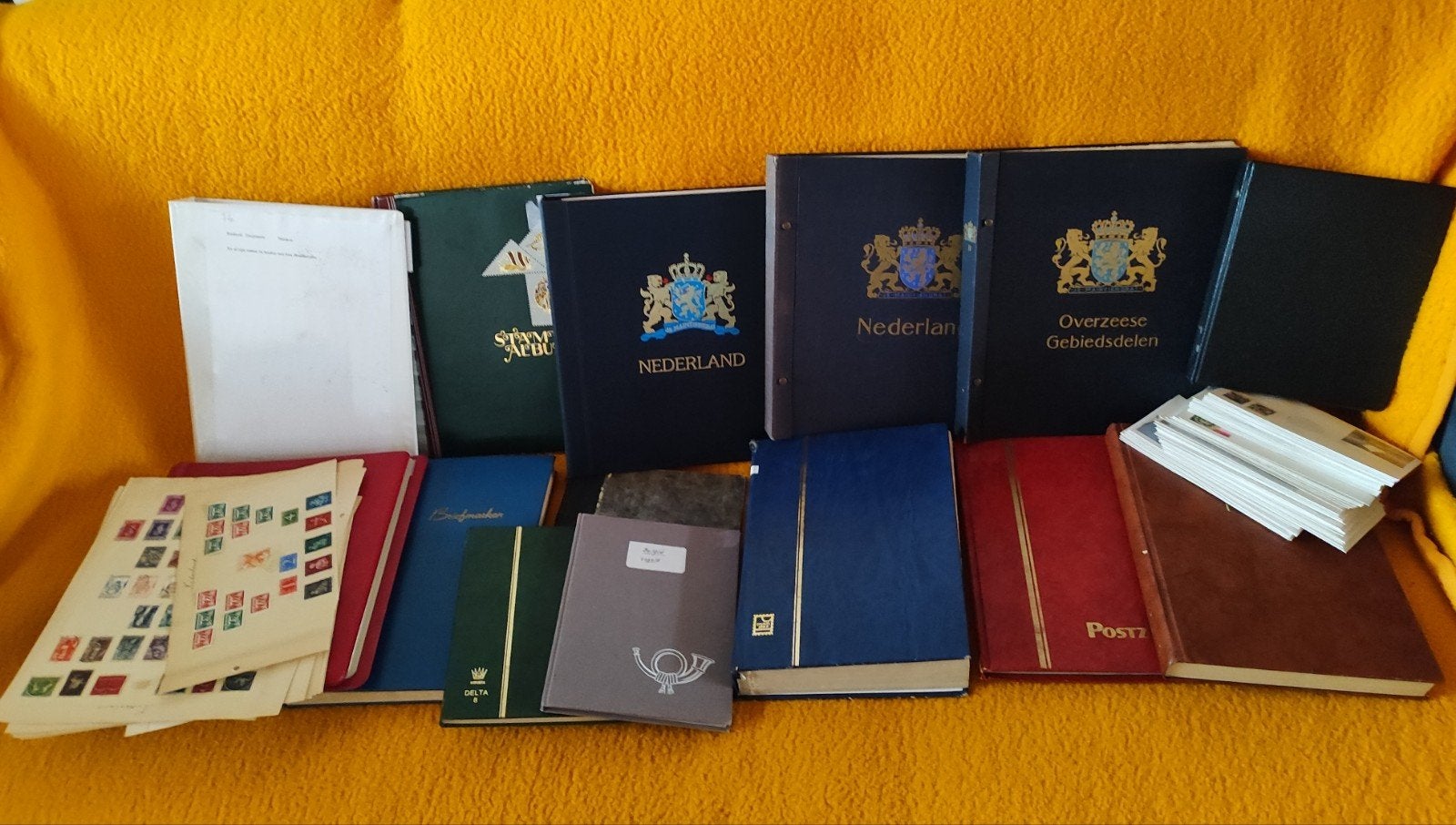 Bananendoos voor albums boeken en mappen met postzegels, Ophalen of Verzenden, Nederland en Buitenland