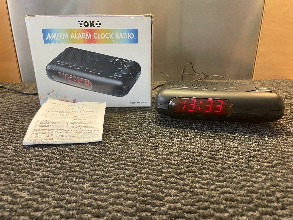 YOKO AM/FM wekkerradio klokradio, Ophalen, Zo goed als nieuw, Digitaal