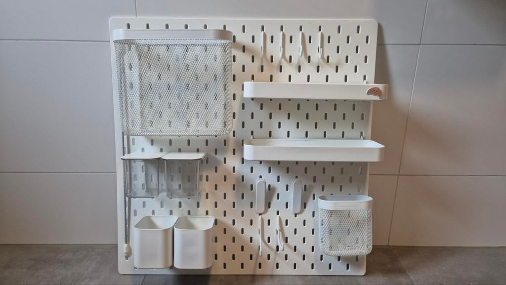 IKEA SKÅDIS ophangbord compleet met accessoires, Huis en Inrichting, Ophalen