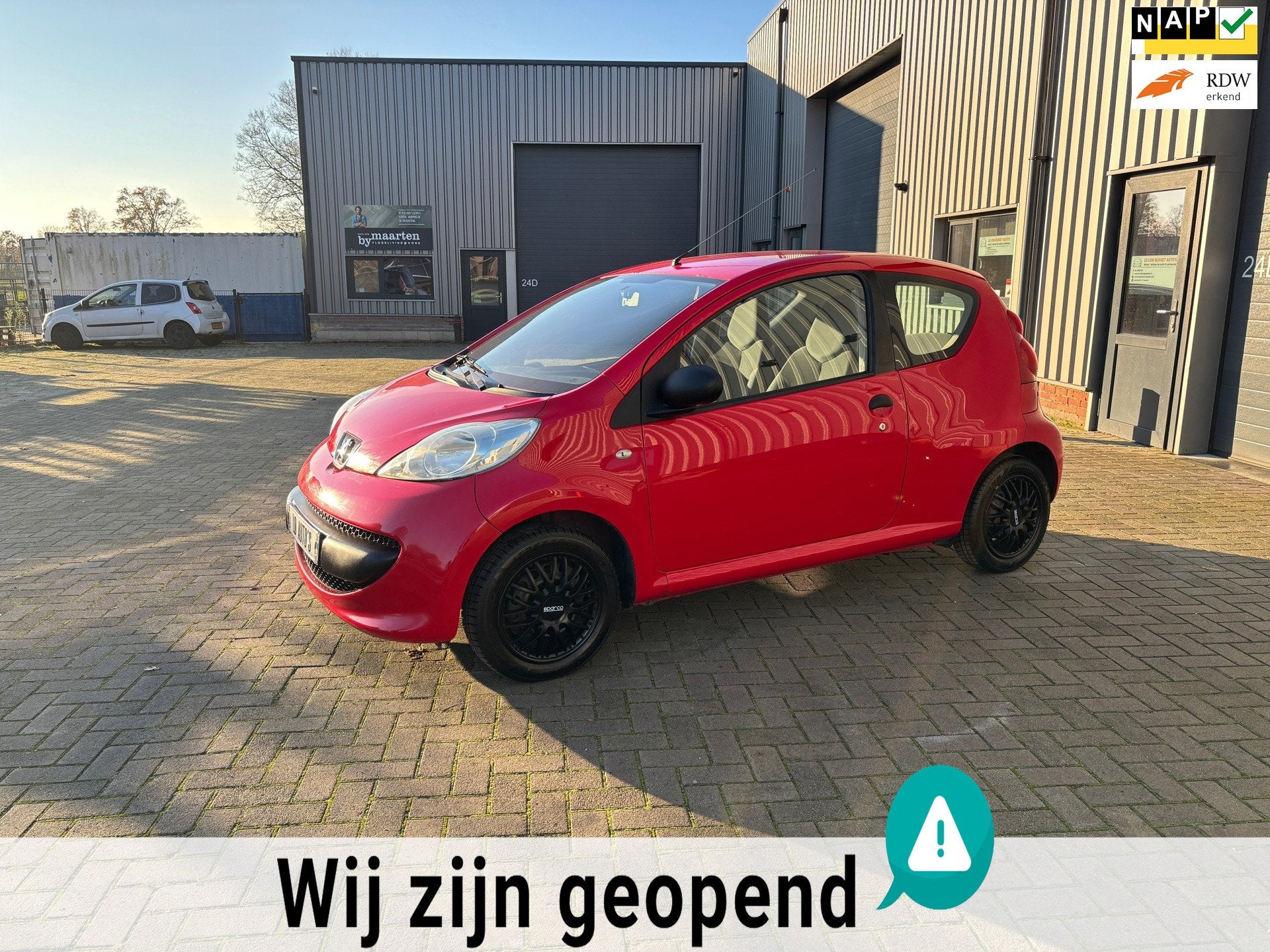 Peugeot 107 1.0-12V XR 3 DEURS VERLAAGD IN PRIJS Lage Kilome, Voorwielaandrijving, Dealer onderhouden, Stof, Gebruikt