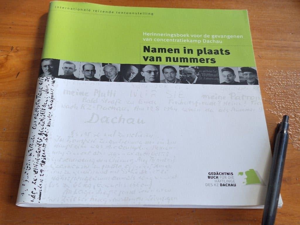 concentratiekamp Dachau - Namen in plaats van nummers, Tweede Wereldoorlog, Diverse auteurs, Ophalen of Verzenden, Zo goed als nieuw