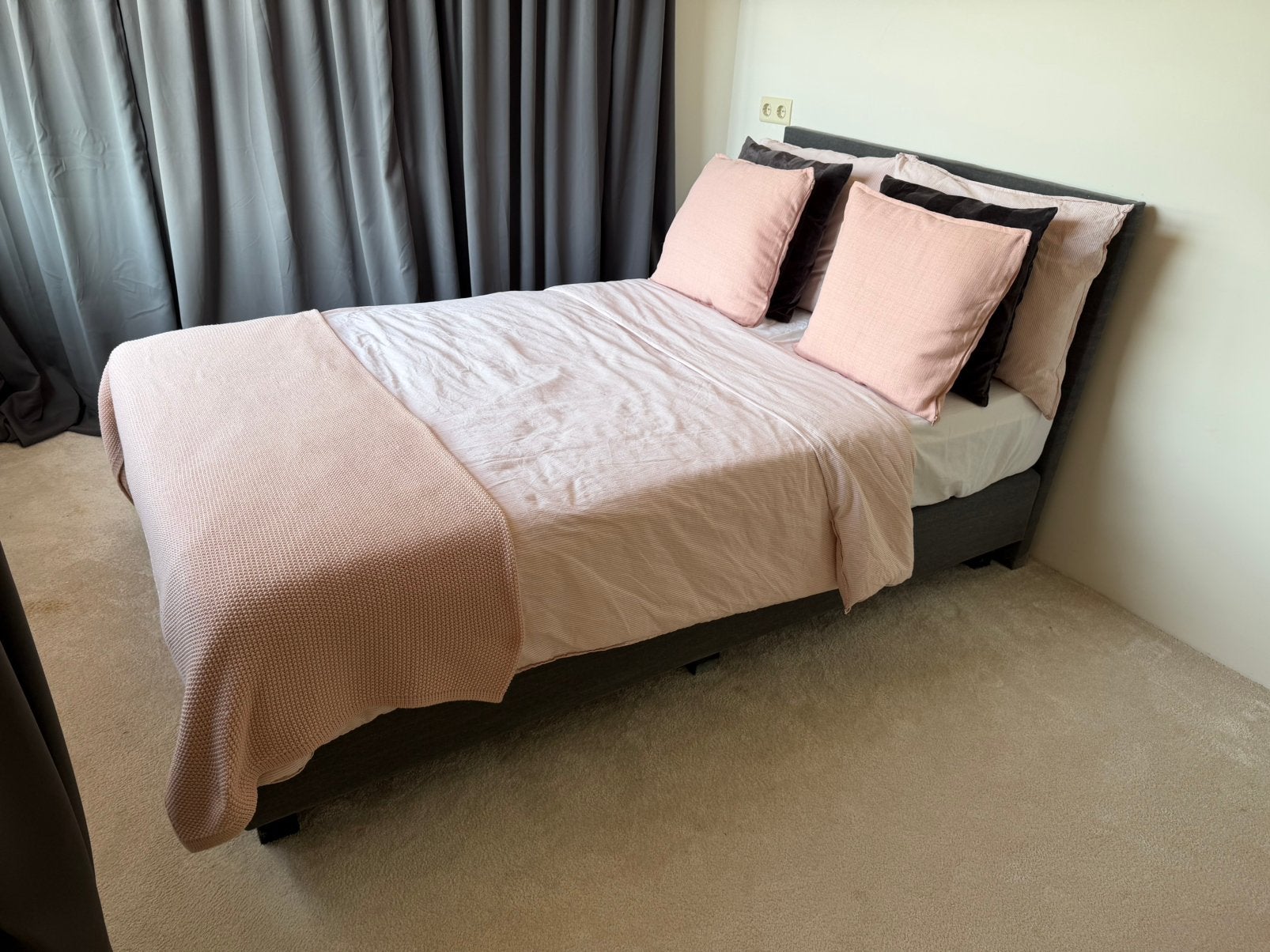 Boxspring 120x200 grijs incl. DREAMZONE topper JYSK, Ophalen, Gebruikt, Twijfelaar, 120 cm