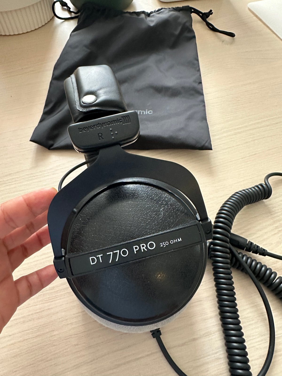 Beyerdynamic DT 700 PRO over ear studio headphones, Audio, Tv en Foto, Koptelefoons, Zo goed als nieuw, Draagtas/etui, Zwart, Studio / DJ