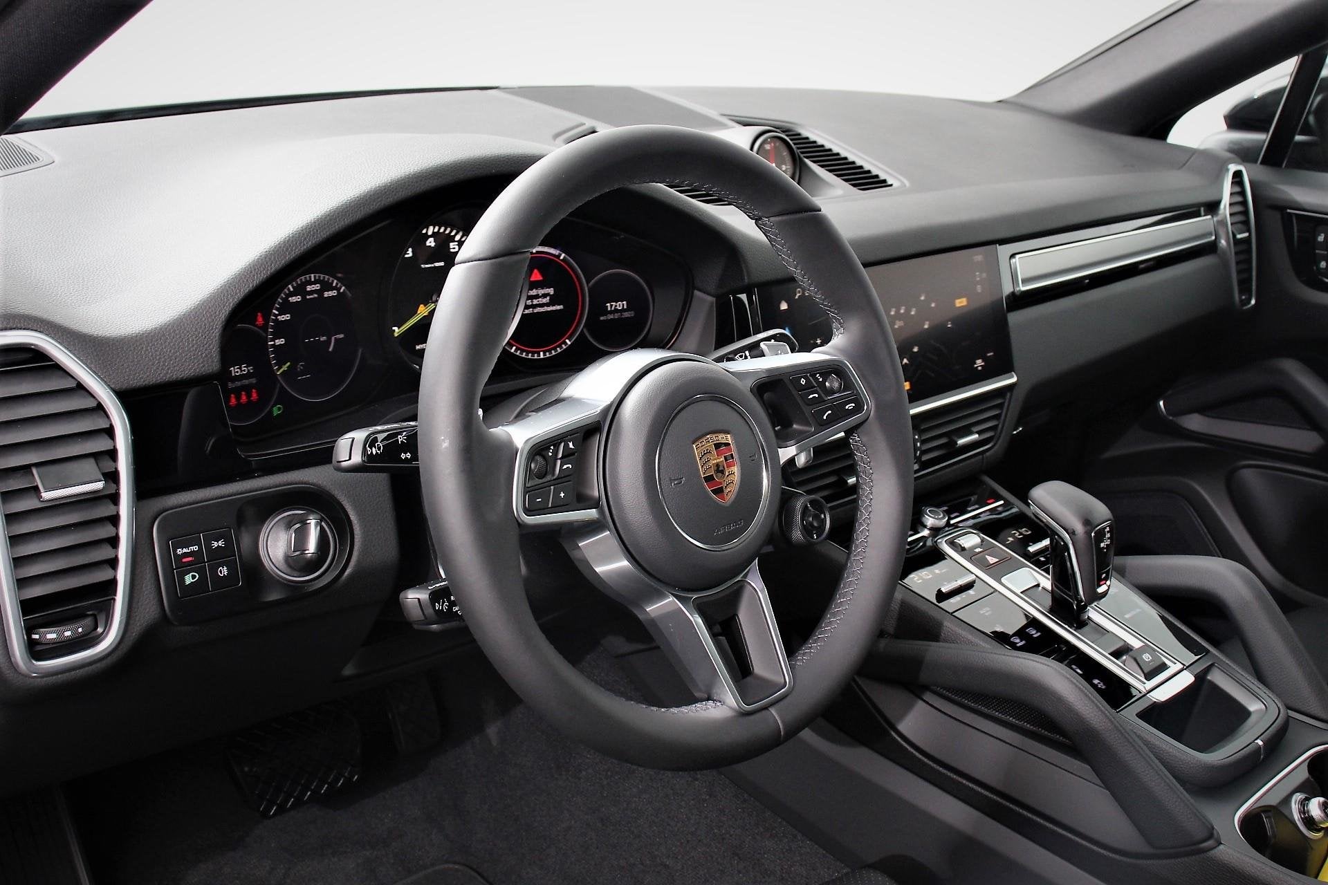 Porsche Cayenne Coupé 3.0 E-Hybrid 462pk Platinum Edition D, Auto's, Automaat, Cayenne, 14 kWh, Gebruikt