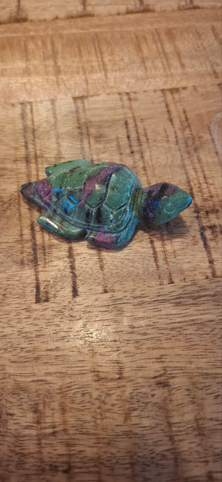 Schildpad beeldje van edelsteen (Zoisiet met robijn), Verzamelen, Beelden en Beeldjes, Ophalen of Verzenden