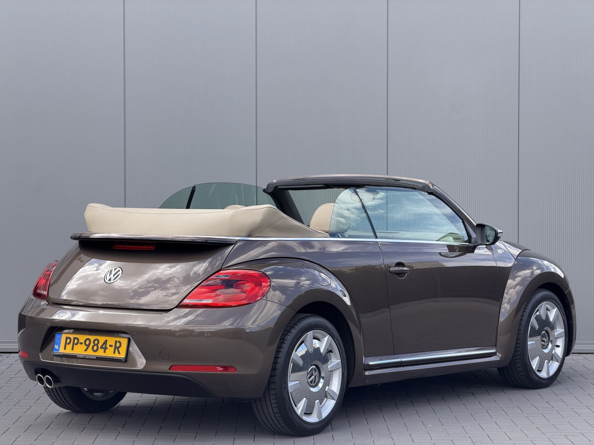 Volkswagen Beetle Cabriolet 1.4 TSI 160pk DSG 70's Edition |, Euro 5, Gebruikt, 4 cilinders, 16 km/l