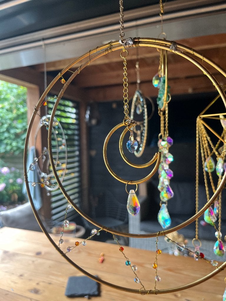 Gouden dromenvanger met kristallen en maanmotief, Ophalen of Verzenden