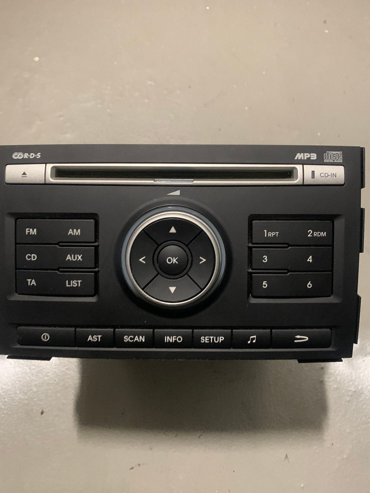 kia ceed 2010 radio speler, Auto diversen, Autoradio's, Ophalen, Zo goed als nieuw