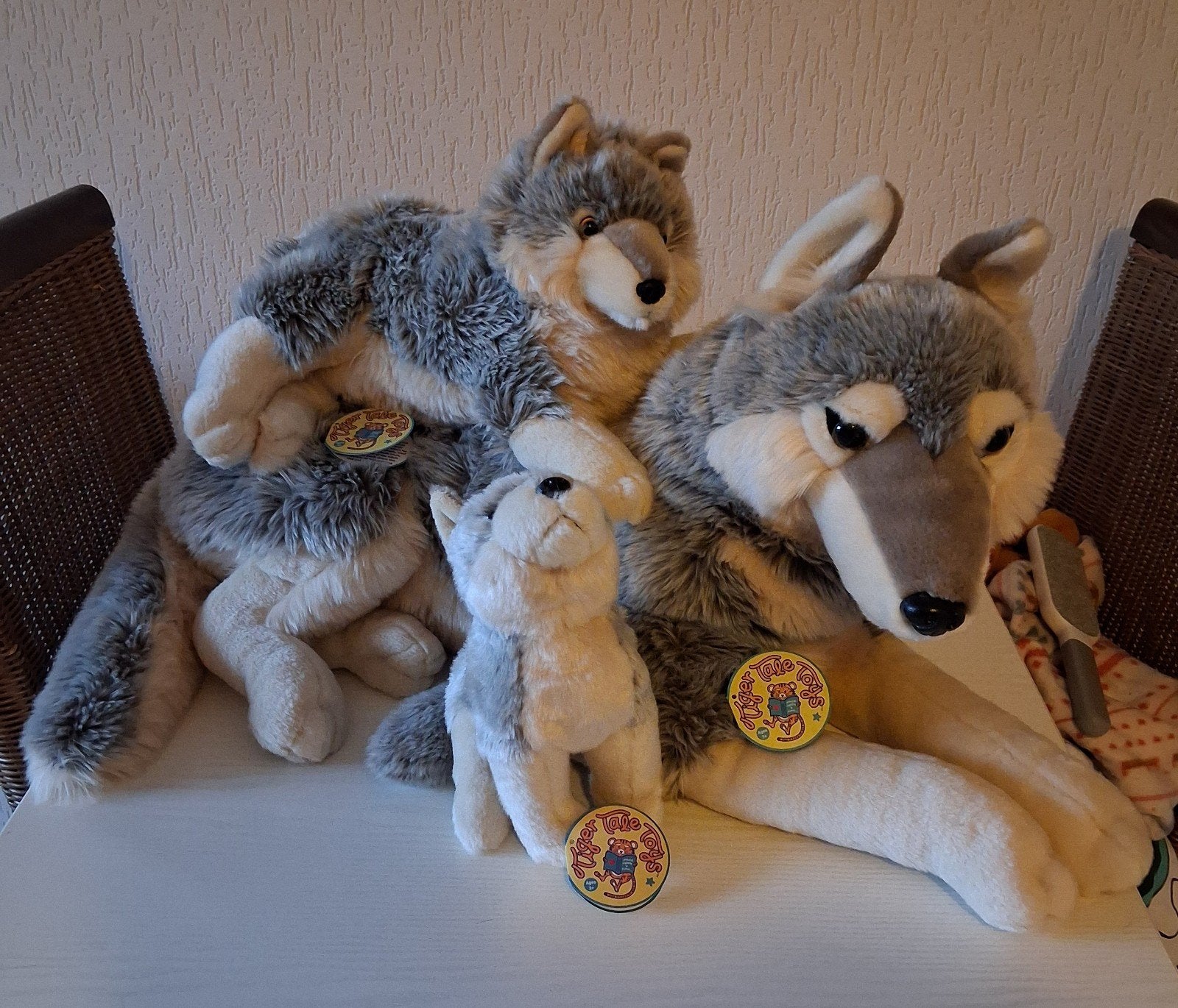 Tiger Tale Toys wolven knuffels, Overige merken, Overige typen, Grijs, Ophalen of Verzenden