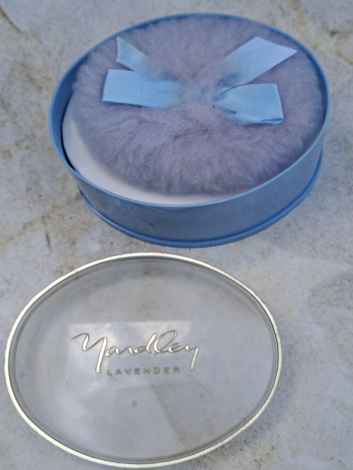 YARDLEY DUSTING POEDER LAVENDEL MET POEDERDONS, Verzenden