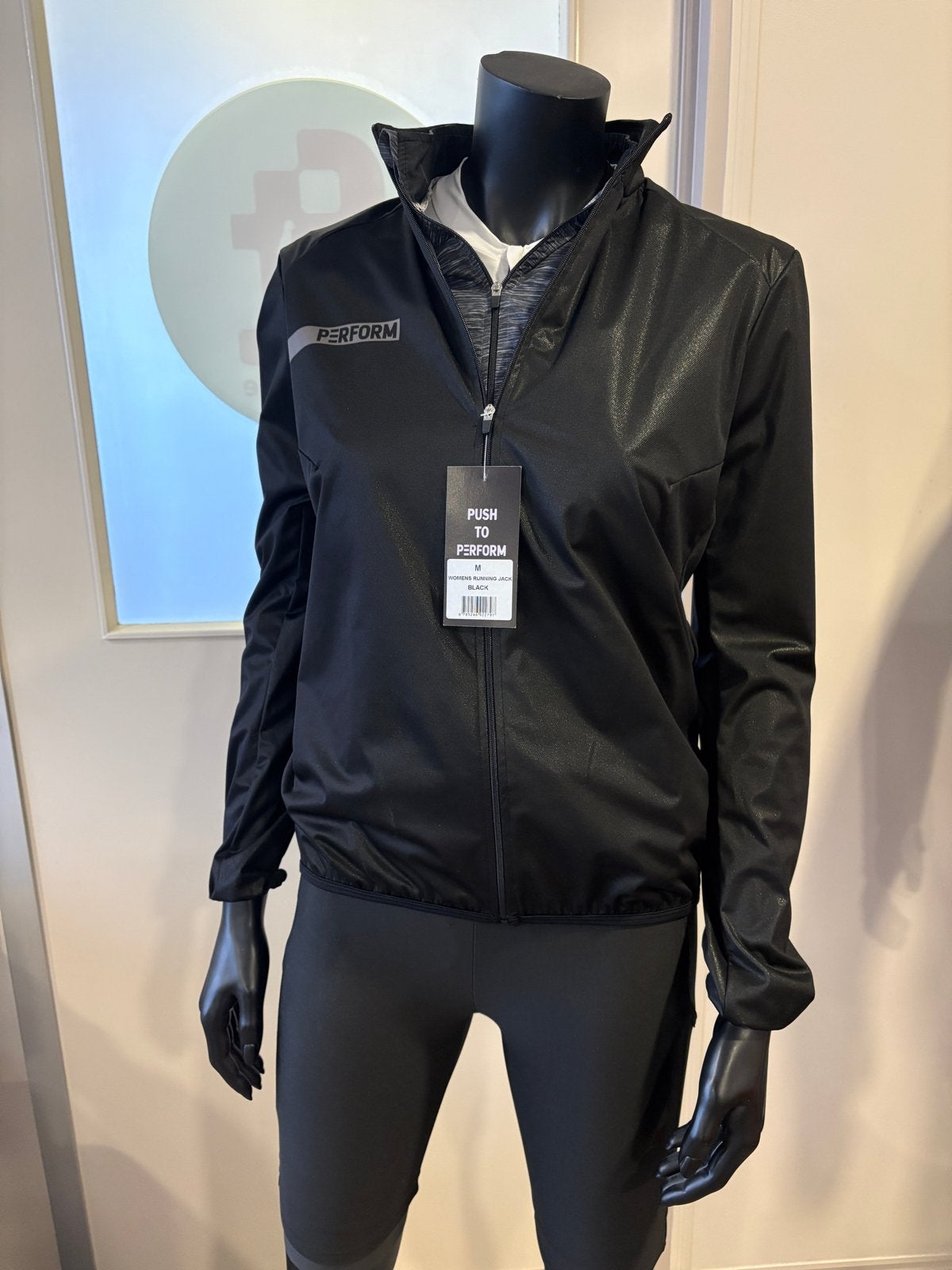 Zwart Perform dames loopjack - Maat M, Kleding | Dames, Jassen | Zomer, Ophalen of Verzenden, Nieuw, Maat 38/40 (M), Zwart