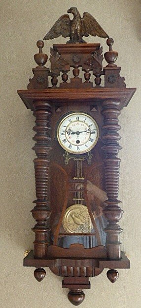 Antieke Houten hangklok Gustav Becker, Ophalen