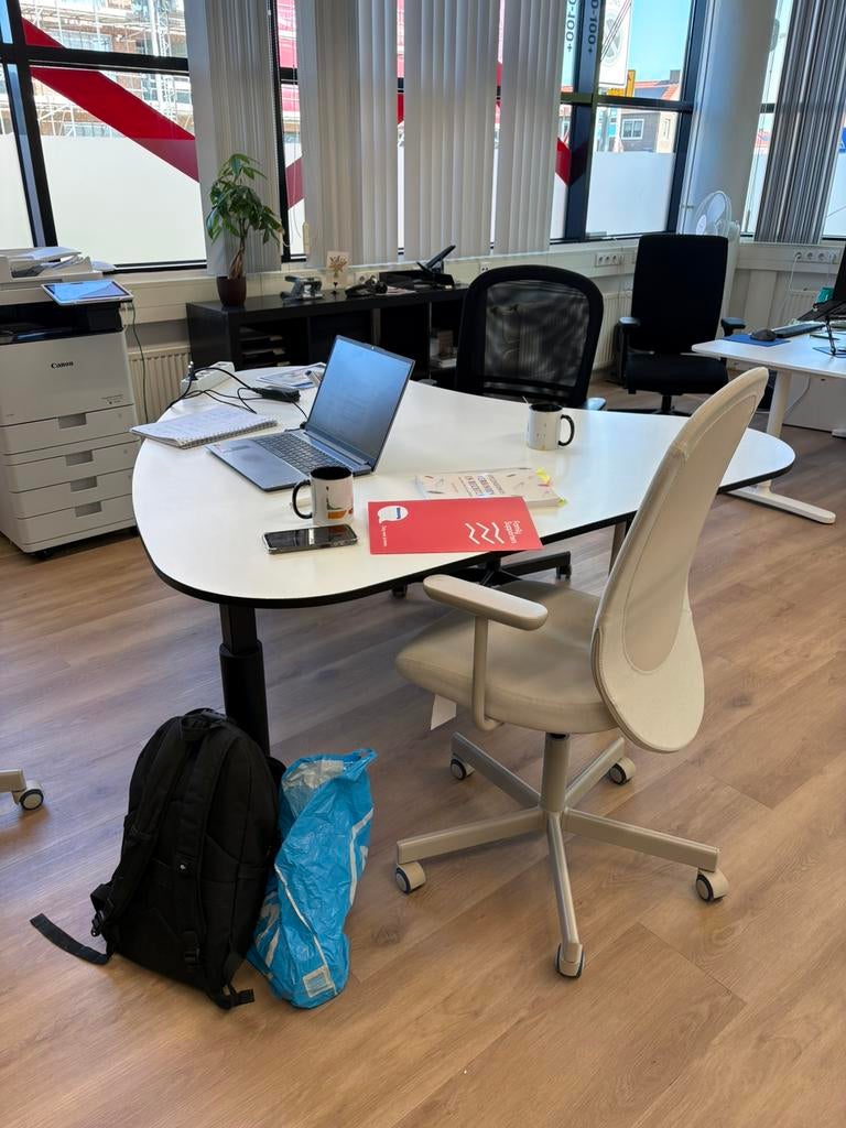 Gispen bureau, Ophalen of Verzenden, In hoogte verstelbaar, Zo goed als nieuw