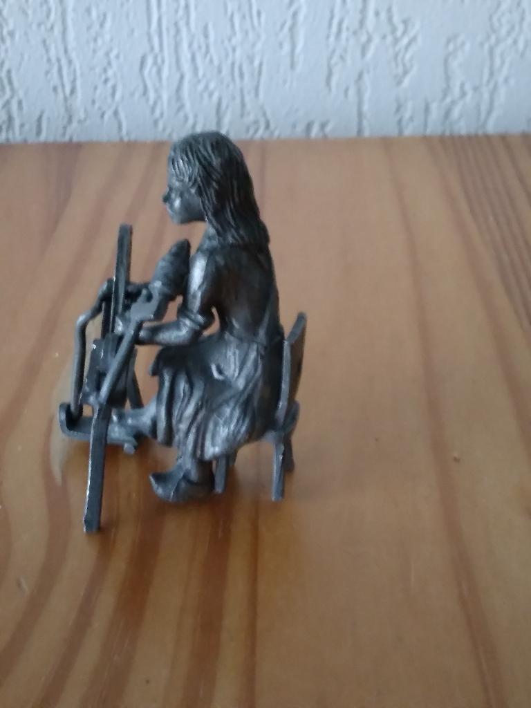 tin vrouw aan spinnewiel oude ambachten, Ophalen of Verzenden