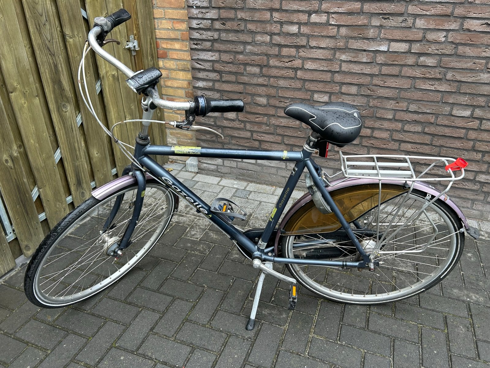 Gazelle stadsfiets met nieuwe lampen en zadel, Ophalen, Gebruikt, Velgrem, Versnellingen