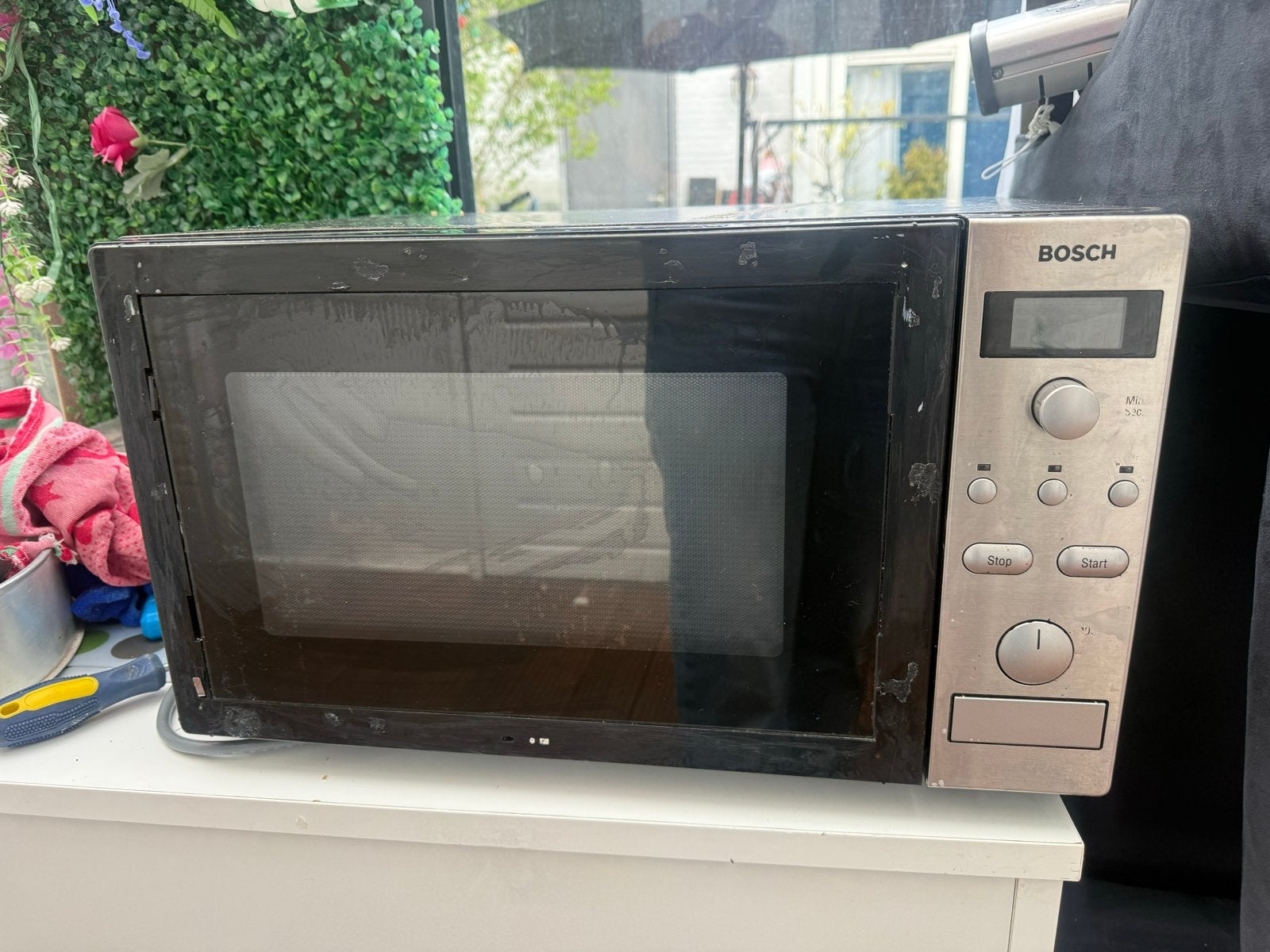 GRATIS: Bosch Magnetron - Gebruikt maar functioneel, Witgoed en Apparatuur, Ophalen, Gebruikt, Magnetron, Draaiplateau