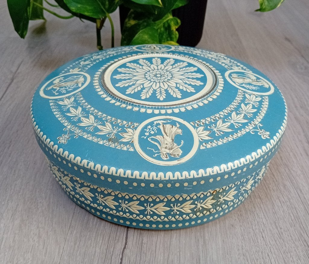 vintage wedgwood style koekblik made in holland, Verzenden, Zo goed als nieuw, Koek(jes)