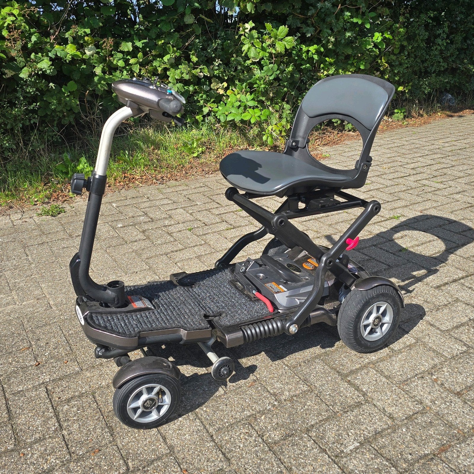 Mango Bobby | In 1 handeling op te klappen, Ophalen, Mango, 10 km/u of minder