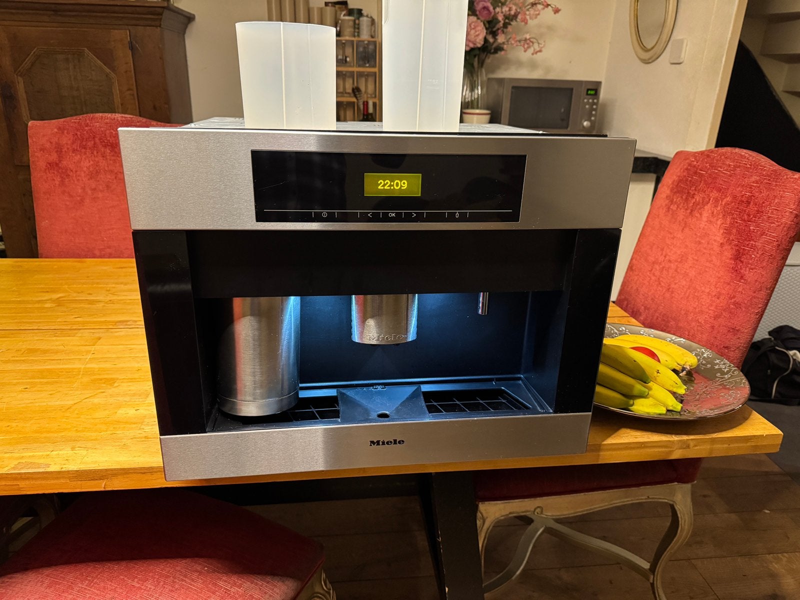 Miele CVA 5065 inbouw koffiemachine, met defect in stoomgen., Ophalen, Afneembaar waterreservoir, Gebruikt, 10 kopjes of meer