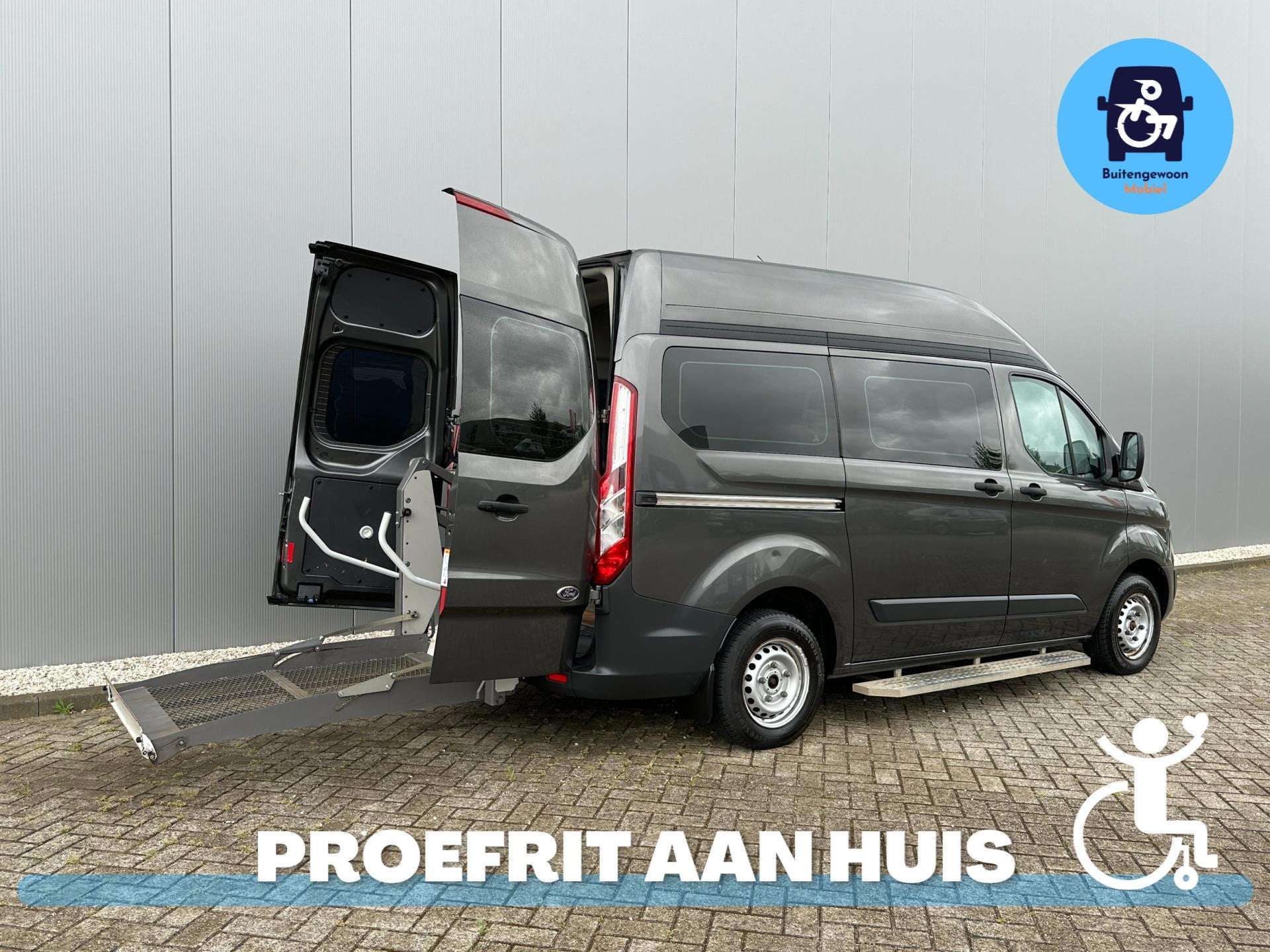 Ford Transit Custom Rolstoelbus (Airco) 2017 Invalide bus, Auto's, Bestelauto's, Voorwielaandrijving, 12 maanden, Stof, Zwart