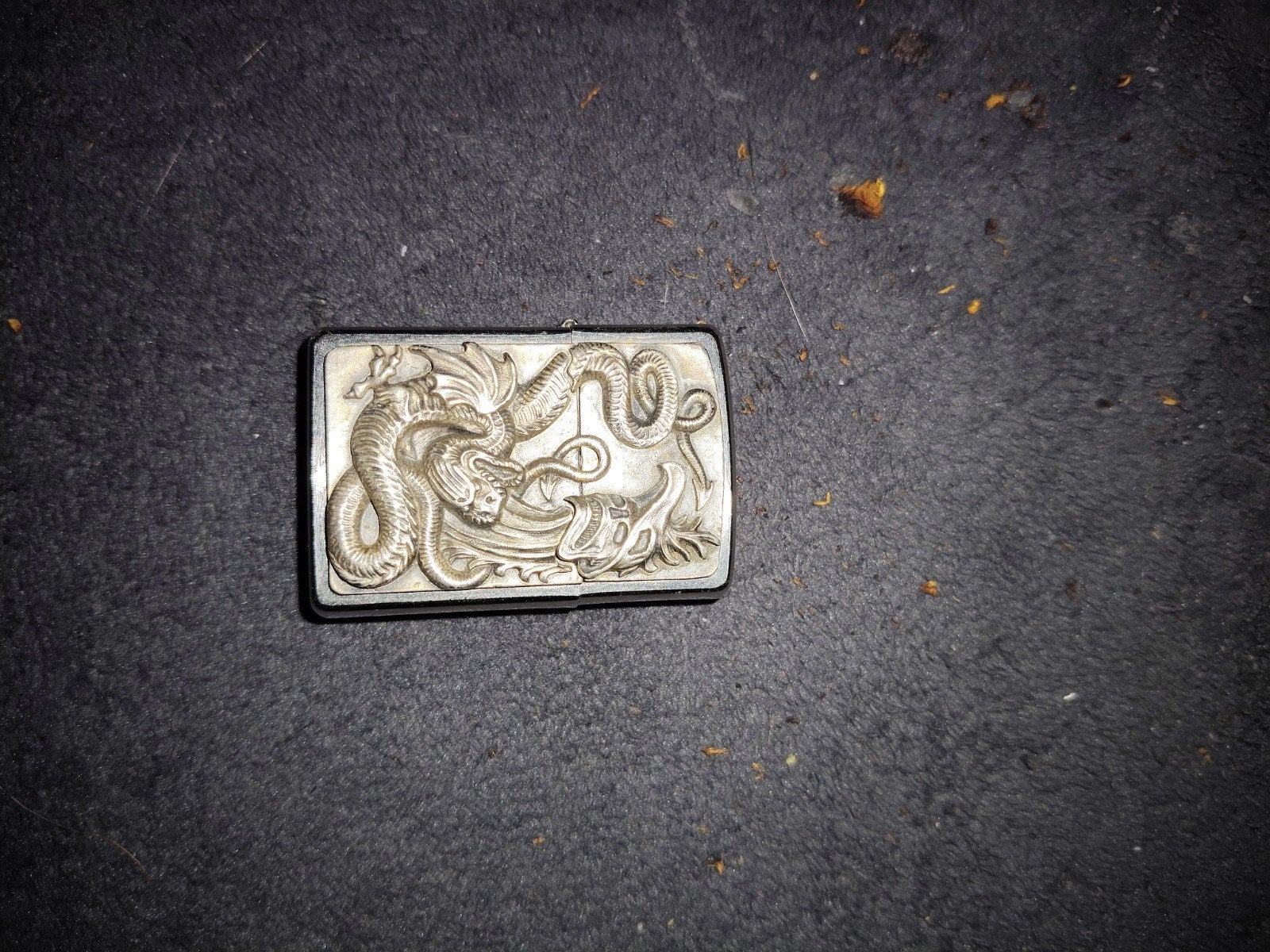 Vintage Zippo aansteker met drakenreliëf, Verzamelen, Ophalen of Verzenden, Gebruikt, Aansteker