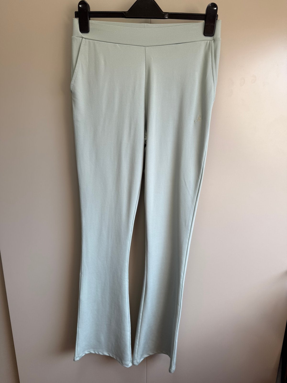 Jacky Luxury flared broek mint groen / pistache / nieuw / S, Ophalen of Verzenden, Nieuw, Groen, Lang