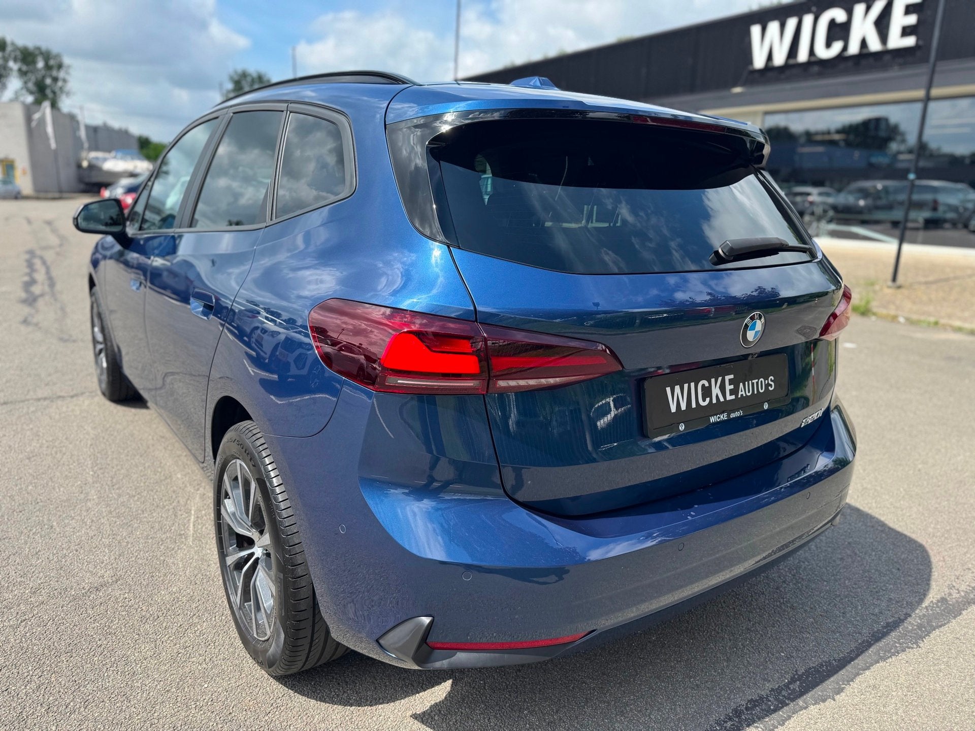 BMW 220I ACTIVE TOURER Automaat Led Camera Leder Navigatie, Dealer onderhouden, Gebruikt, 156 pk, Blauw