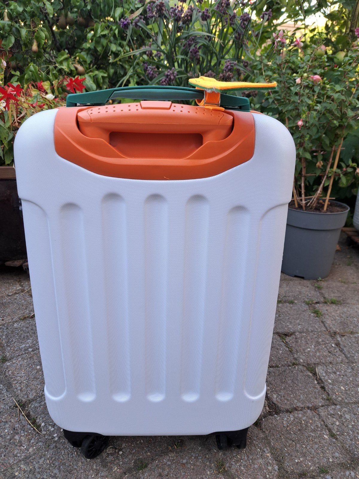 Postcode loterij koffer op wielen, wit met oranje., Ophalen, 40 tot 60 cm, Wieltjes, 20 tot 30 cm