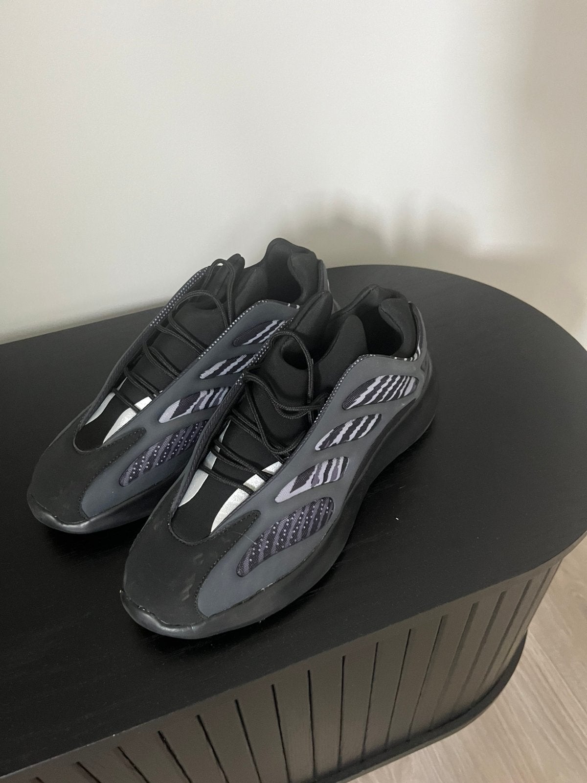 Yeezy schoenen, Verzenden, Zwart, Zo goed als nieuw, Veterschoenen