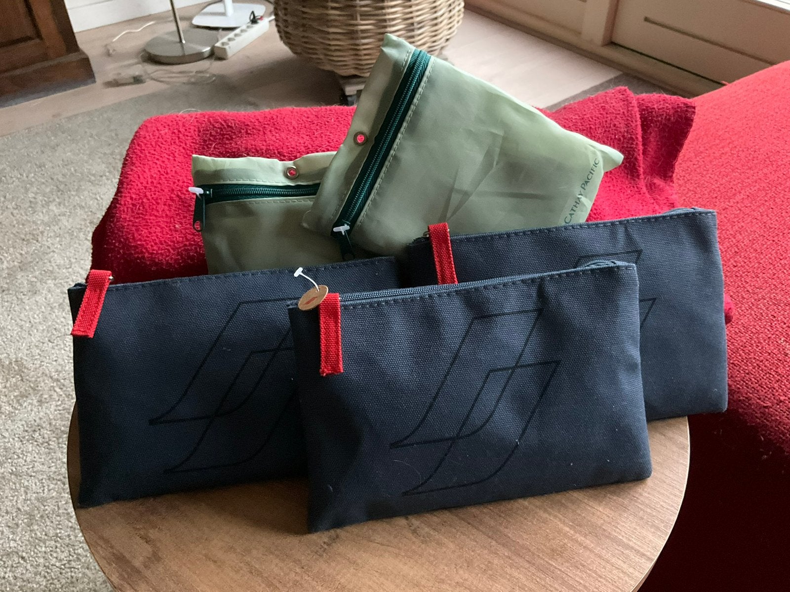 Air France & Cathay Pacific 5 Amenity kits samen voor 7,50, Verzamelen, Ophalen of Verzenden, Nieuw