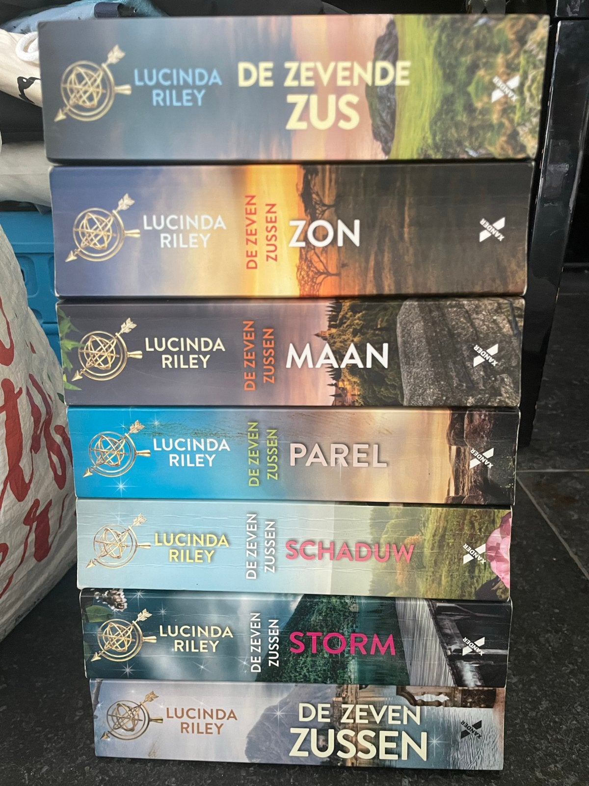 De Zeven Zussen serie - Lucinda Riley (7 boeken), Boeken, Ophalen, Gelezen, Nederland
